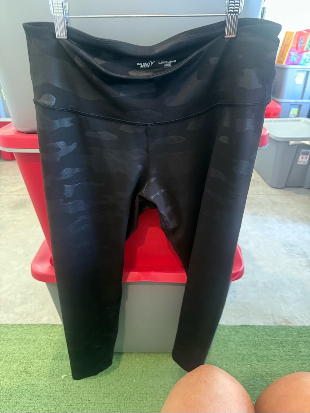 Old Navy Black Camo Leggings 100